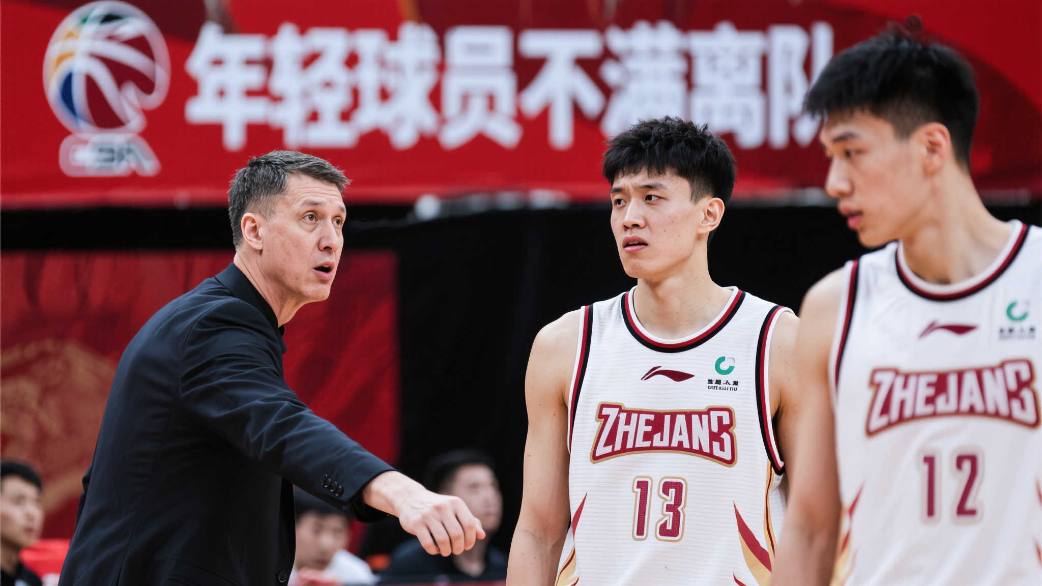 以其卓越的 以其卓越的